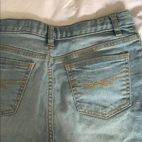 Gap Jean Shorts - Picture 3 of 3